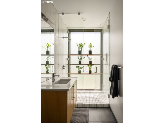 432 Nw ROYAL Blvd, Portland, OR 97210