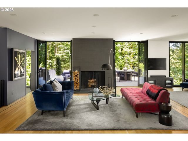 432 Nw ROYAL Blvd, Portland, OR 97210