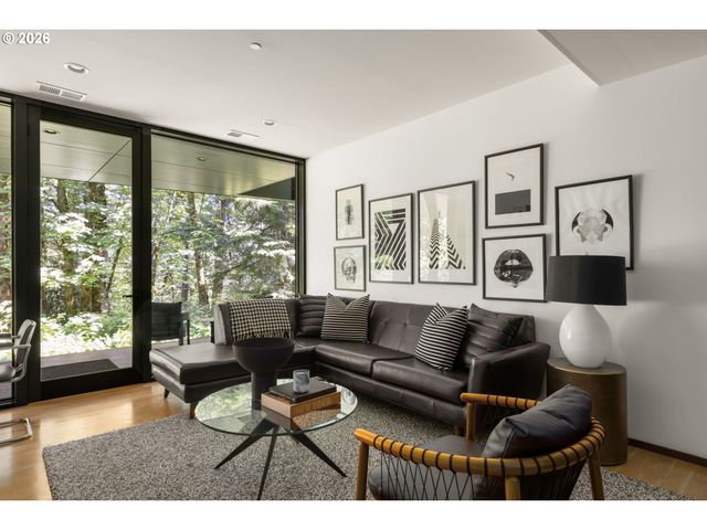 432 Nw ROYAL Blvd, Portland, OR 97210