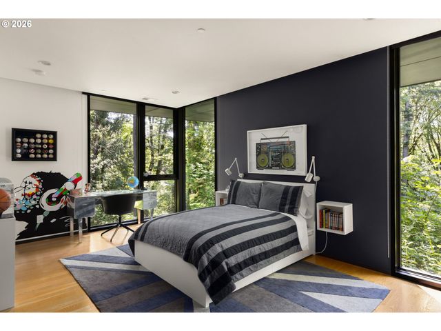 432 Nw ROYAL Blvd, Portland, OR 97210