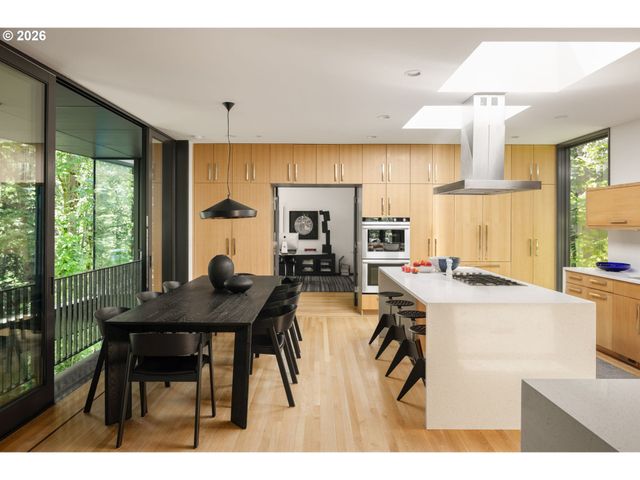 432 Nw ROYAL Blvd, Portland, OR 97210