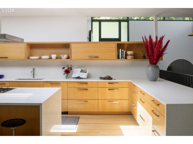 432 Nw ROYAL Blvd, Portland, OR 97210