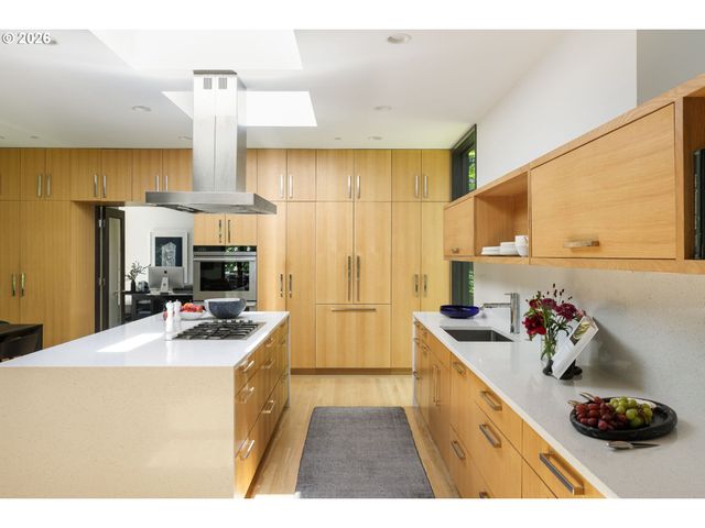 432 Nw ROYAL Blvd, Portland, OR 97210