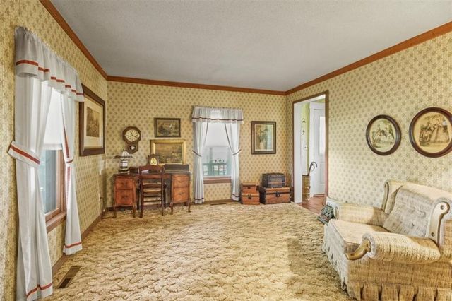 37909 E Hudson Road, Oak Grove, MO 64075