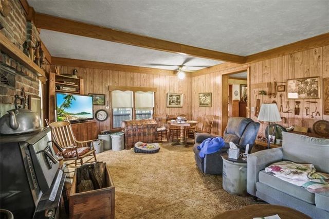 37909 E Hudson Road, Oak Grove, MO 64075
