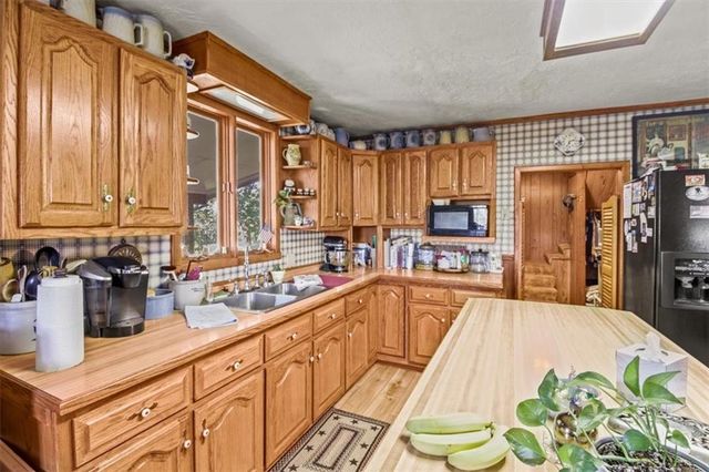 37909 E Hudson Road, Oak Grove, MO 64075