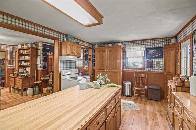 37909 E Hudson Road, Oak Grove, MO 64075