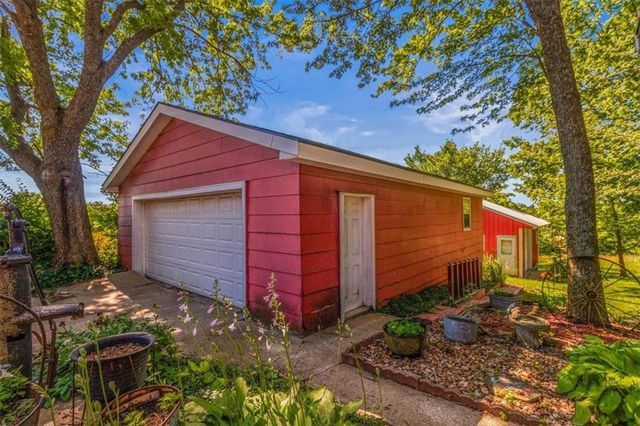 37909 E Hudson Road, Oak Grove, MO 64075