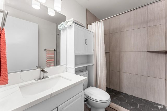 2721 N Christine St, Boise, ID 83704