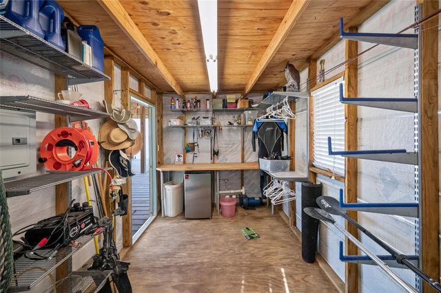 20404 Doral Drive, Huntsville, TX 77320