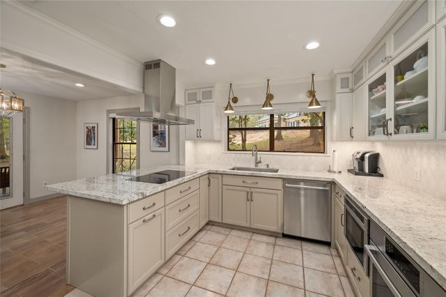 20404 Doral Drive, Huntsville, TX 77320