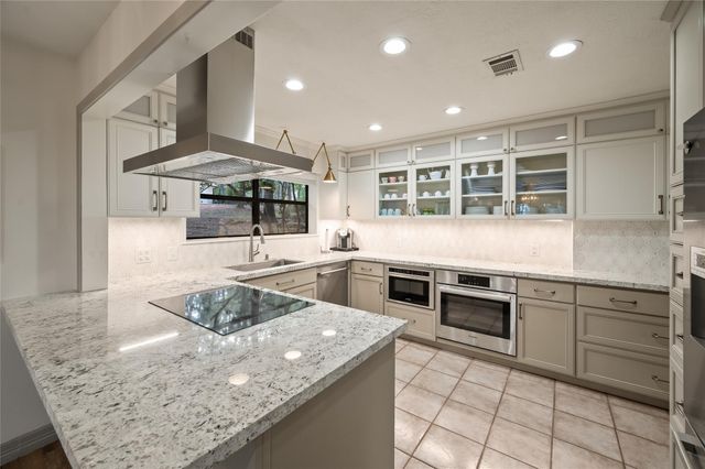 20404 Doral Drive, Huntsville, TX 77320