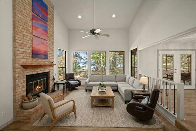 20404 Doral Drive, Huntsville, TX 77320