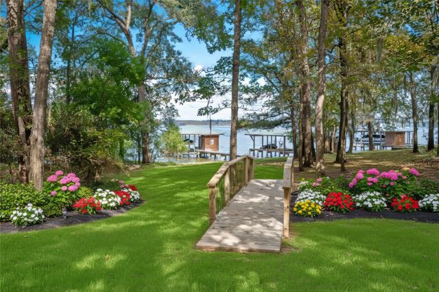 20404 Doral Drive, Huntsville, TX 77320