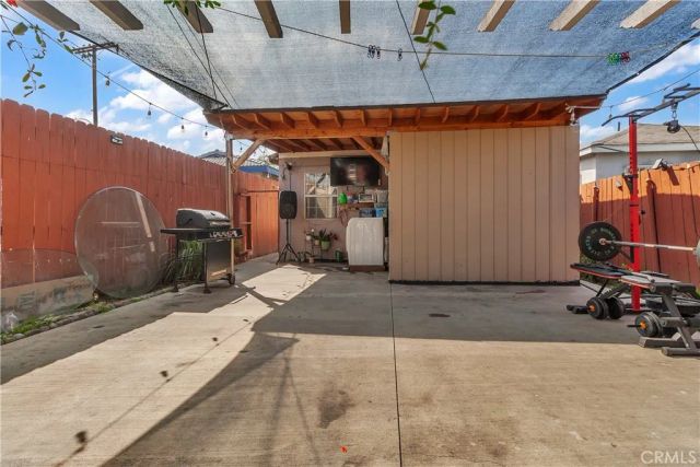 2063 E Knopf, Compton, CA 90222