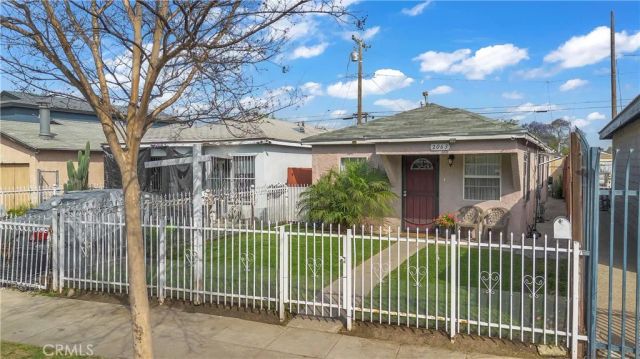 2063 E Knopf, Compton, CA 90222