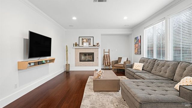 7280 Willow Creek Cir, Vallejo, CA 94591