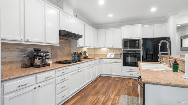 7280 Willow Creek Cir, Vallejo, CA 94591