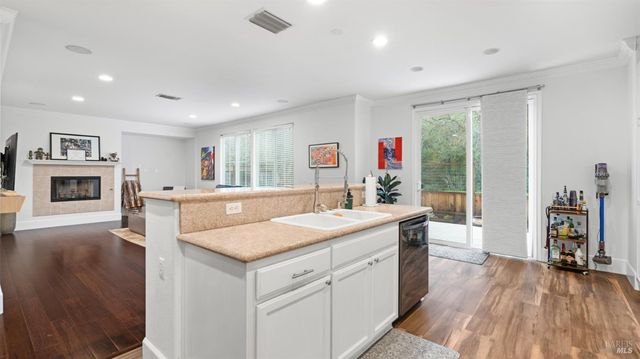 7280 Willow Creek Cir, Vallejo, CA 94591