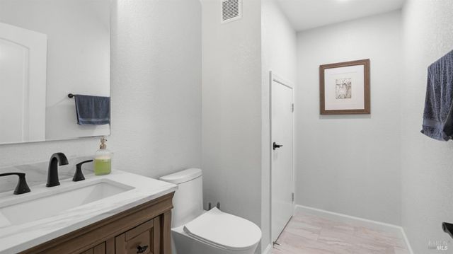 7280 Willow Creek Cir, Vallejo, CA 94591