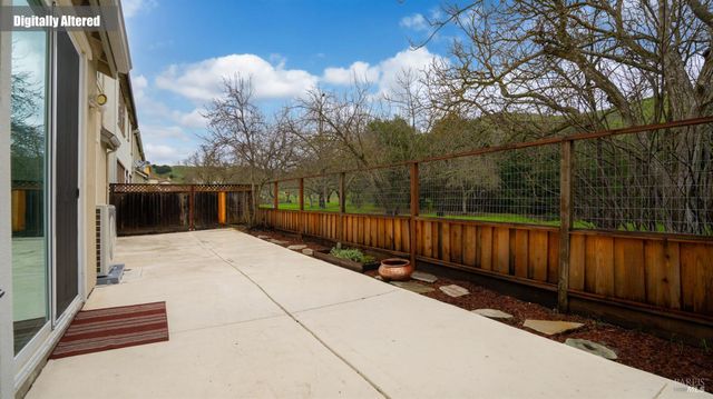 7280 Willow Creek Cir, Vallejo, CA 94591