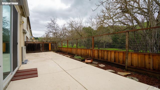 7280 Willow Creek Cir, Vallejo, CA 94591