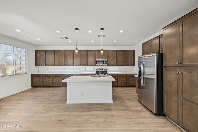 1323 W BLUEJAY Drive, Chandler, AZ 85286