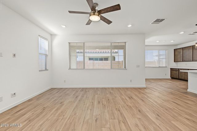 1323 W BLUEJAY Drive, Chandler, AZ 85286