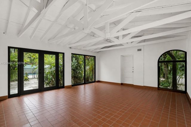 5390 Sunset Drive, Miami, FL 33143