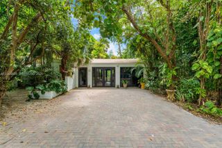 5390 Sunset Drive, Miami, FL 33143