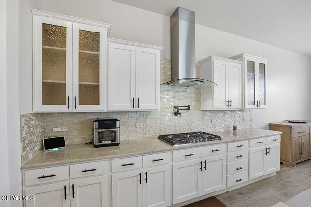 12333 Clifton Hill Road, El Paso, TX 79928