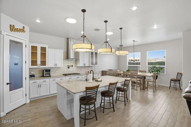 12333 Clifton Hill Road, El Paso, TX 79928