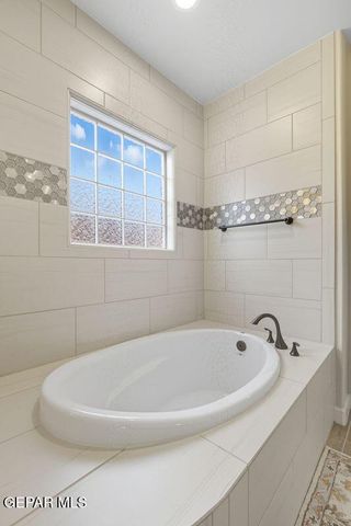 12333 Clifton Hill Road, El Paso, TX 79928