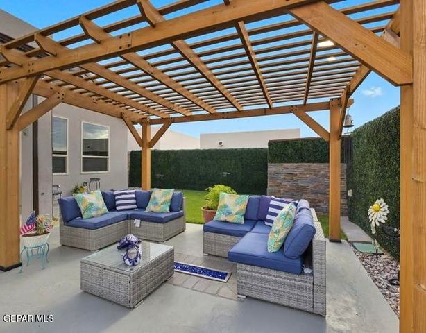 12333 Clifton Hill Road, El Paso, TX 79928