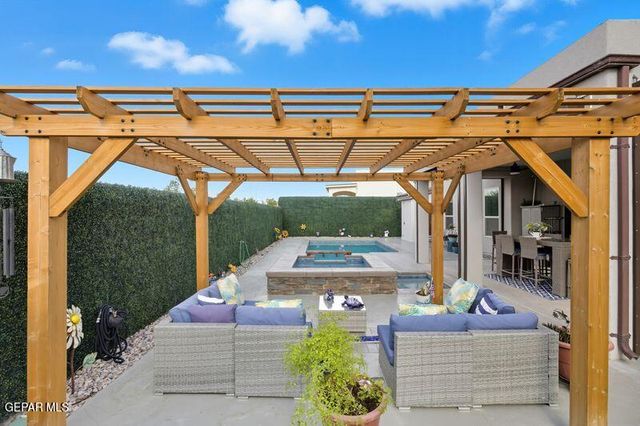 12333 Clifton Hill Road, El Paso, TX 79928