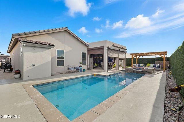 12333 Clifton Hill Road, El Paso, TX 79928