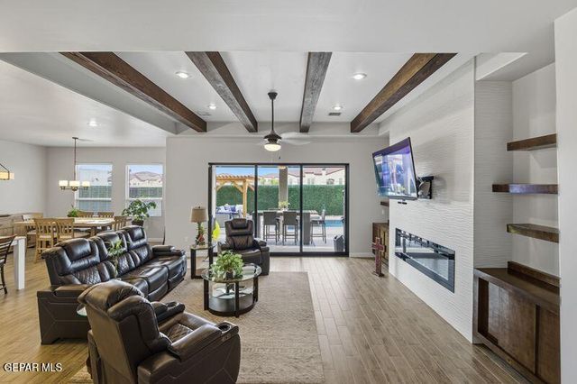 12333 Clifton Hill Road, El Paso, TX 79928