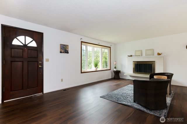 1625 Camas Avenue NE, Renton, WA 98056