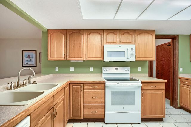 8441 Irwin Road 106, Bloomington, MN 55437