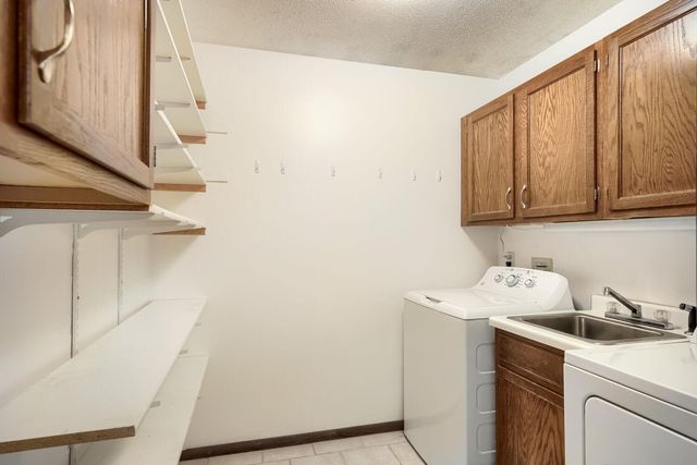8441 Irwin Road 106, Bloomington, MN 55437