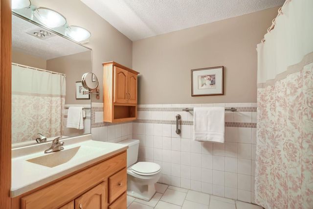 8441 Irwin Road 106, Bloomington, MN 55437