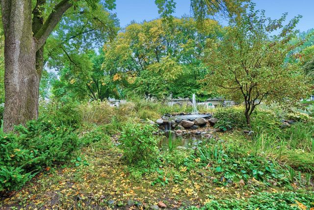8441 Irwin Road 106, Bloomington, MN 55437