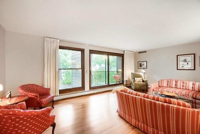 8441 Irwin Road 106, Bloomington, MN 55437