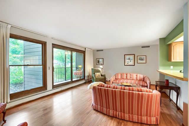 8441 Irwin Road 106, Bloomington, MN 55437