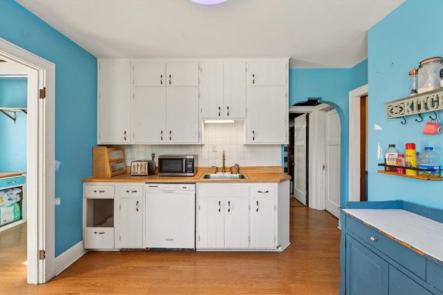 333 W Bender ROAD, Glendale, WI 53217