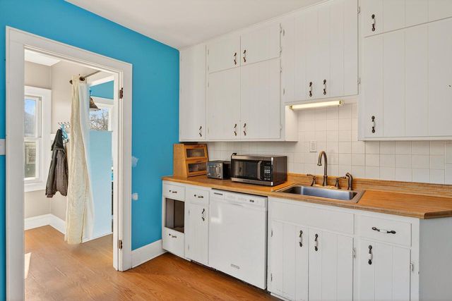 333 W Bender ROAD, Glendale, WI 53217