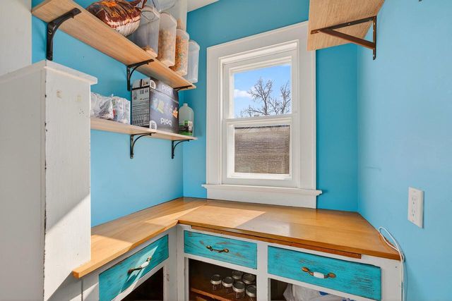 333 W Bender ROAD, Glendale, WI 53217