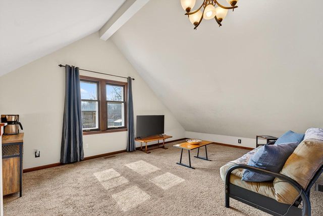 333 W Bender ROAD, Glendale, WI 53217