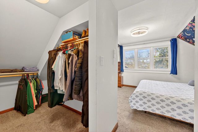 333 W Bender ROAD, Glendale, WI 53217