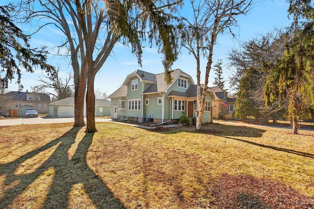 333 W Bender ROAD, Glendale, WI 53217